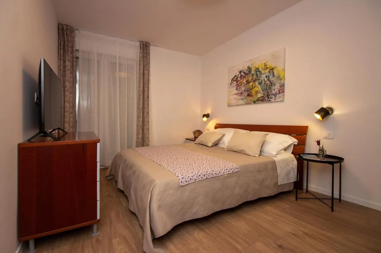 Apartamento Bura2 , With Private Parking In The Garage Split