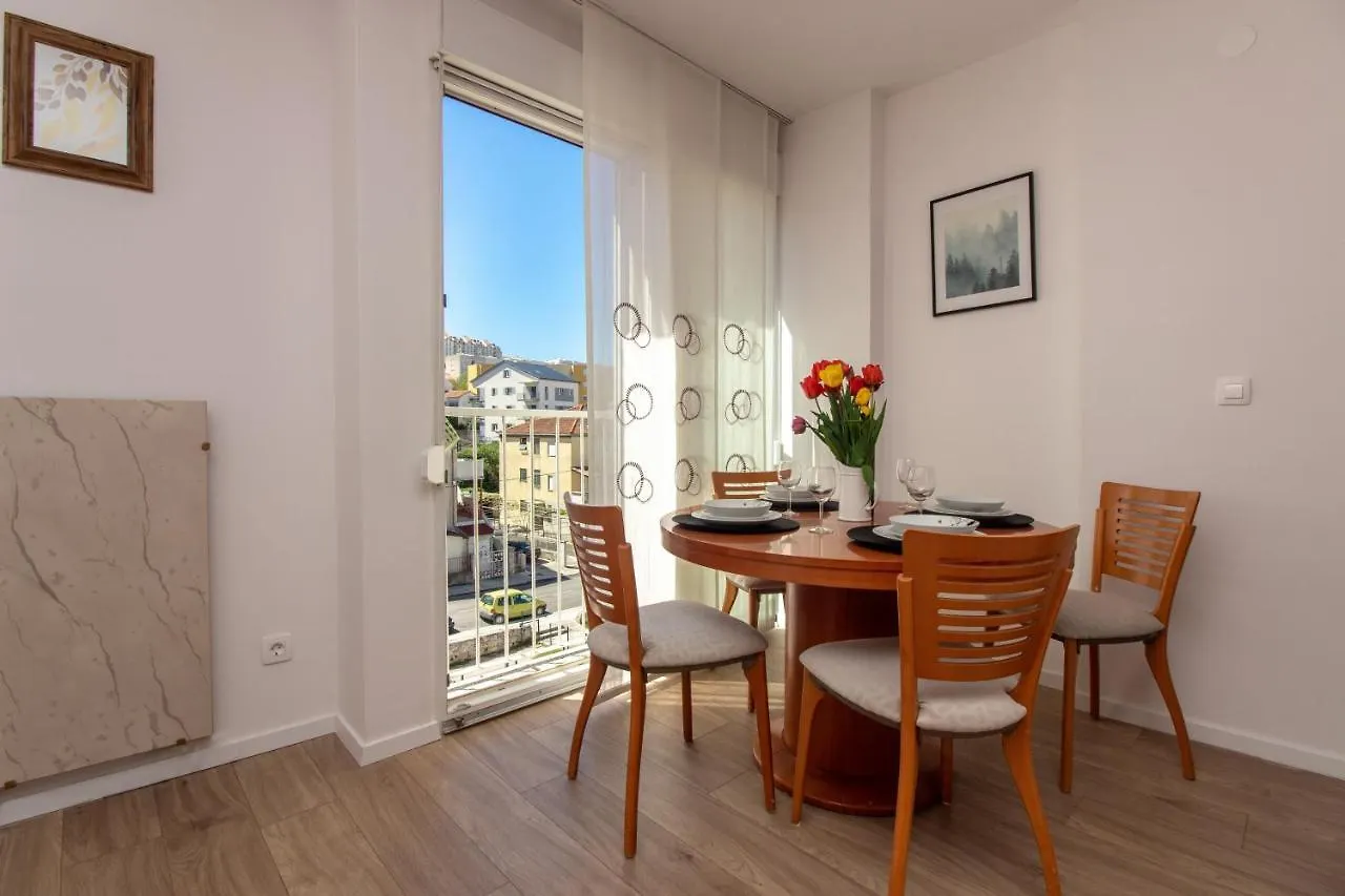 Apartamento Bura2 , With Private Parking In The Garage Split 0*,  Croacia