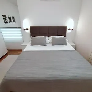 Bella Vista - Cozy With Easy Check-in And Free Parking Apartamento
